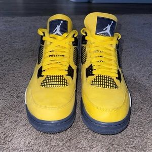 Air Jordan 4 Lightning Size 9